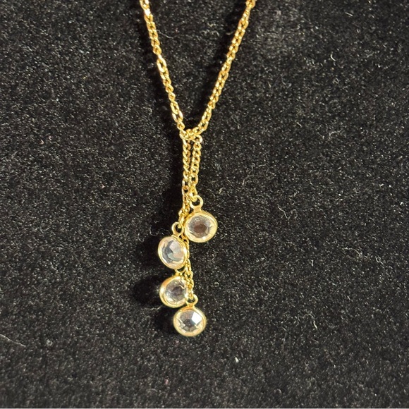 Avon bezeled rhinestone gold toned necklace. 4 stones. Stamped “Avon”. 18” - Picture 3 of 4